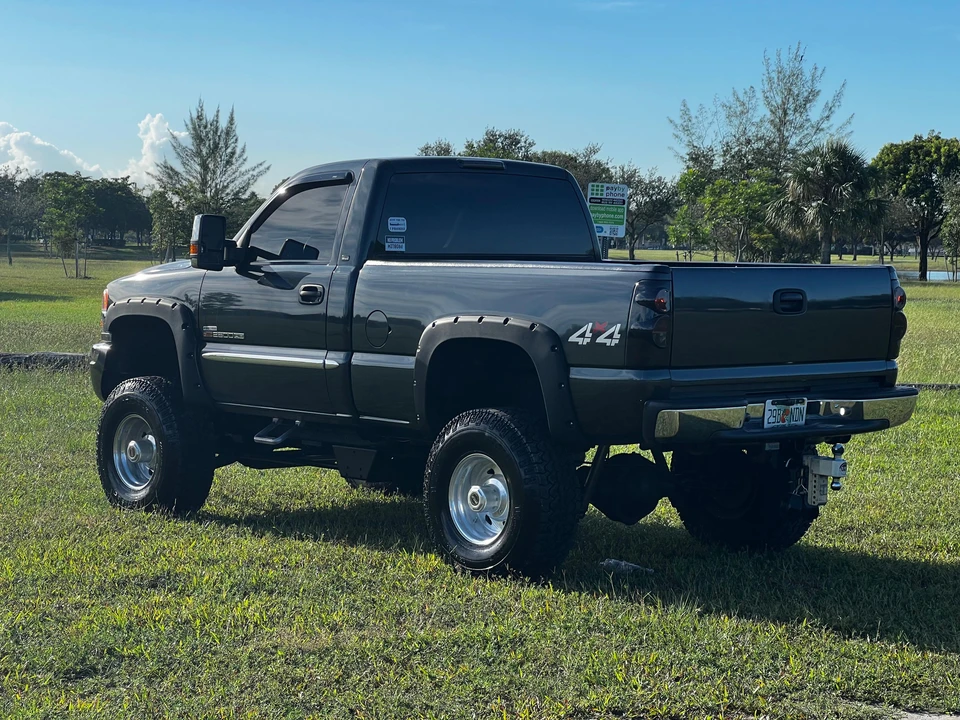 2003 GMC Sierra Heavy Duty 2nd Gen - Image 18 of 31