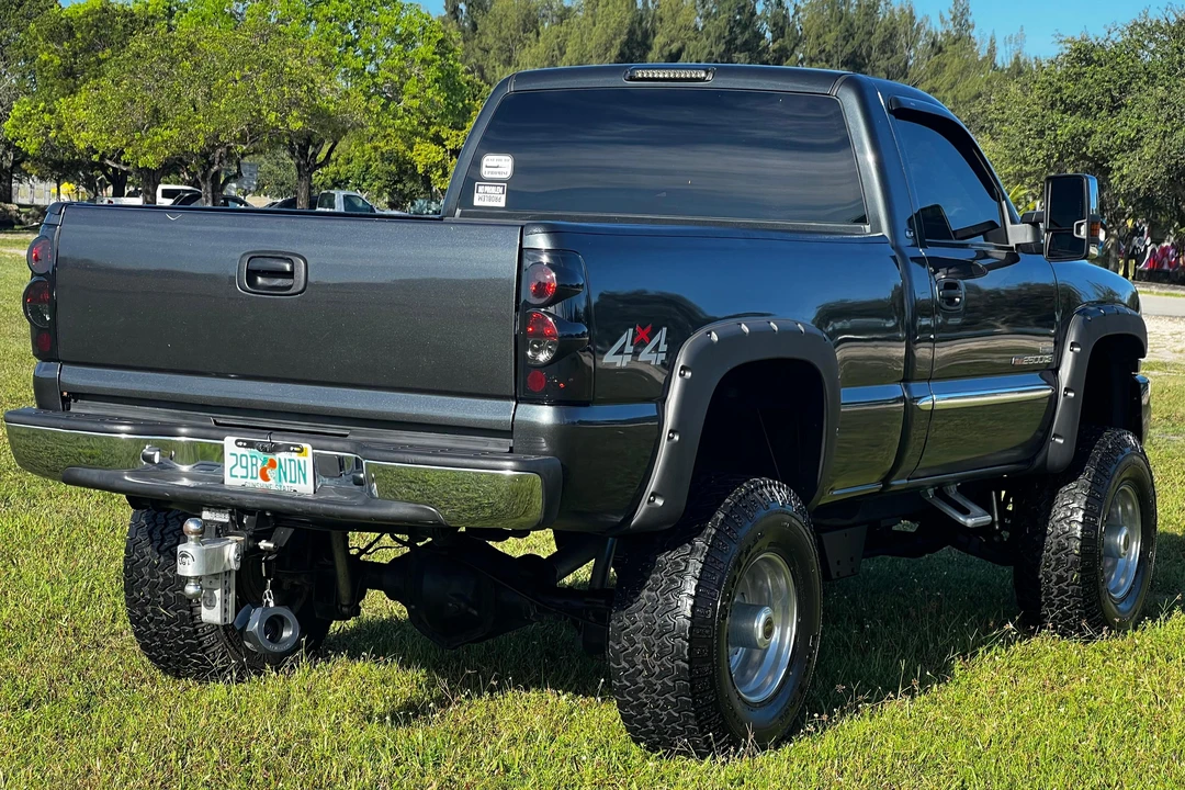 2003 GMC Sierra Heavy Duty 2nd Gen - Image 4 of 31