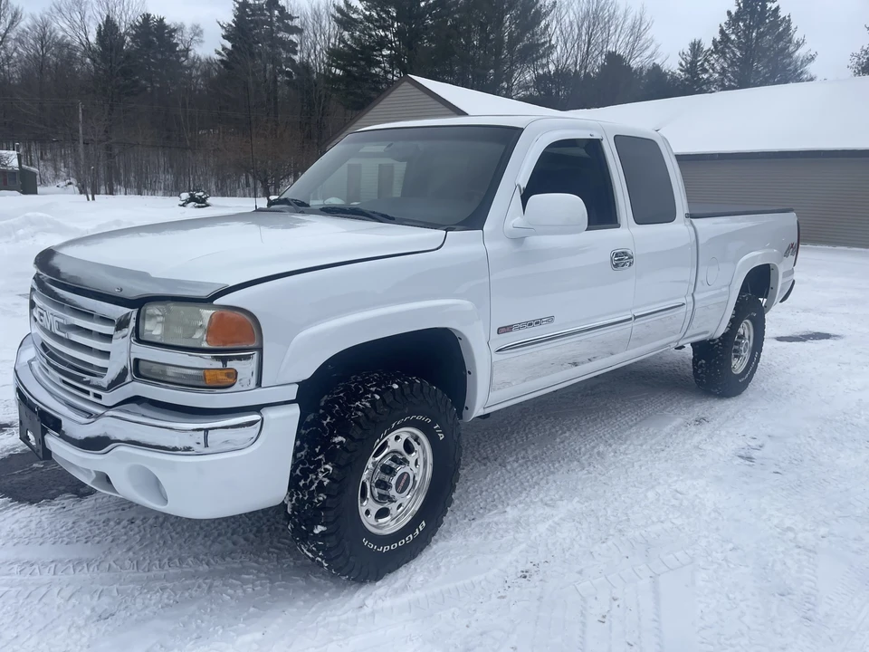 2003 GMC Sierra Heavy Duty 2nd Gen - Image 2 of 31