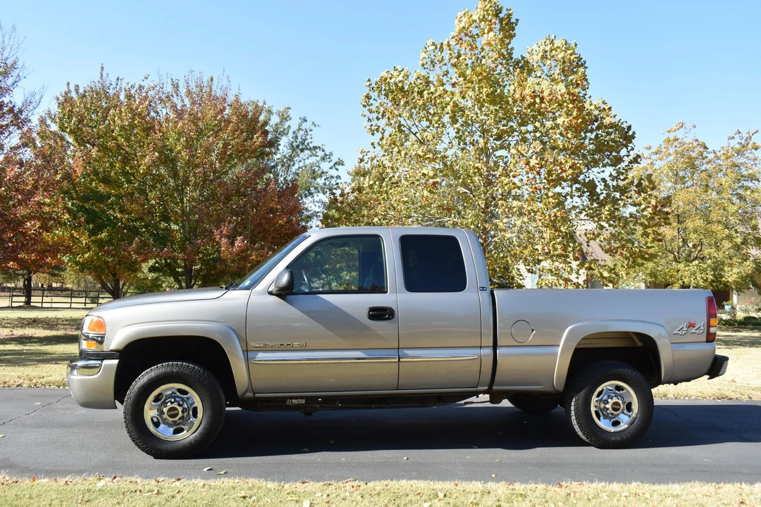 2003 GMC Sierra Heavy Duty 2nd Gen - Image 10 of 31