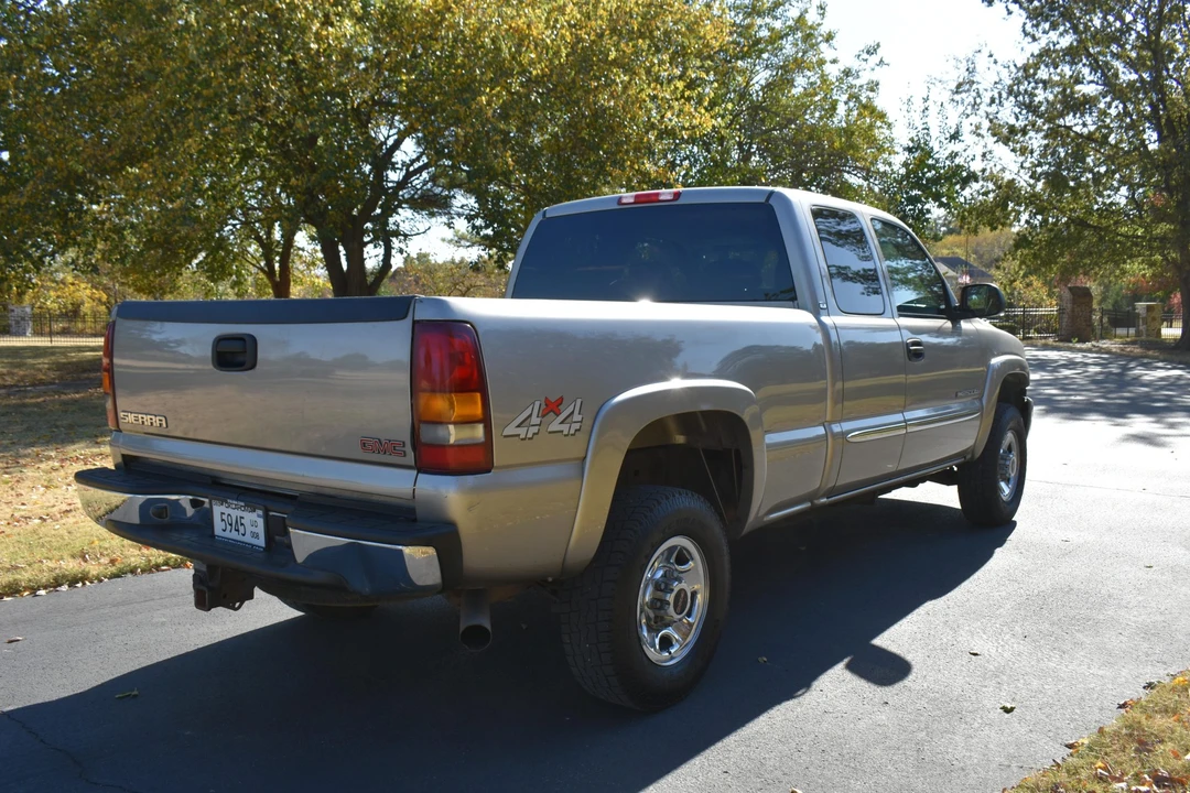 2003 GMC Sierra Heavy Duty 2nd Gen - Image 17 of 31