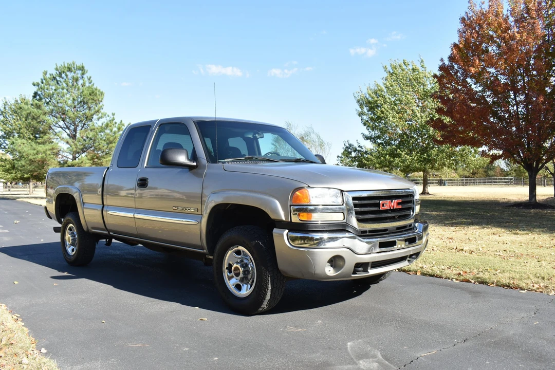 2003 GMC Sierra Heavy Duty 2nd Gen - Image 3 of 31