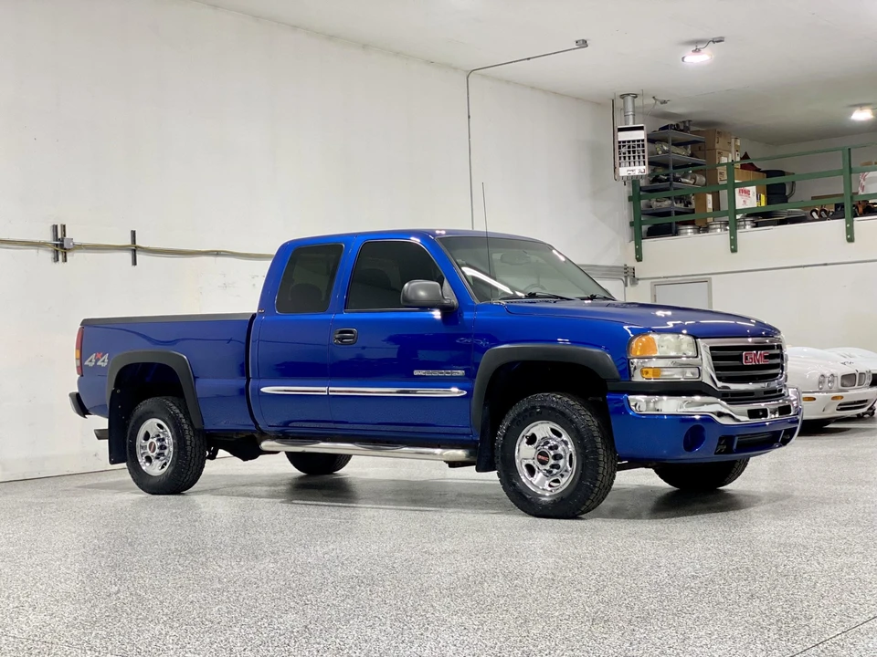2003 GMC Sierra Heavy Duty 2nd Gen - Image 2 of 31