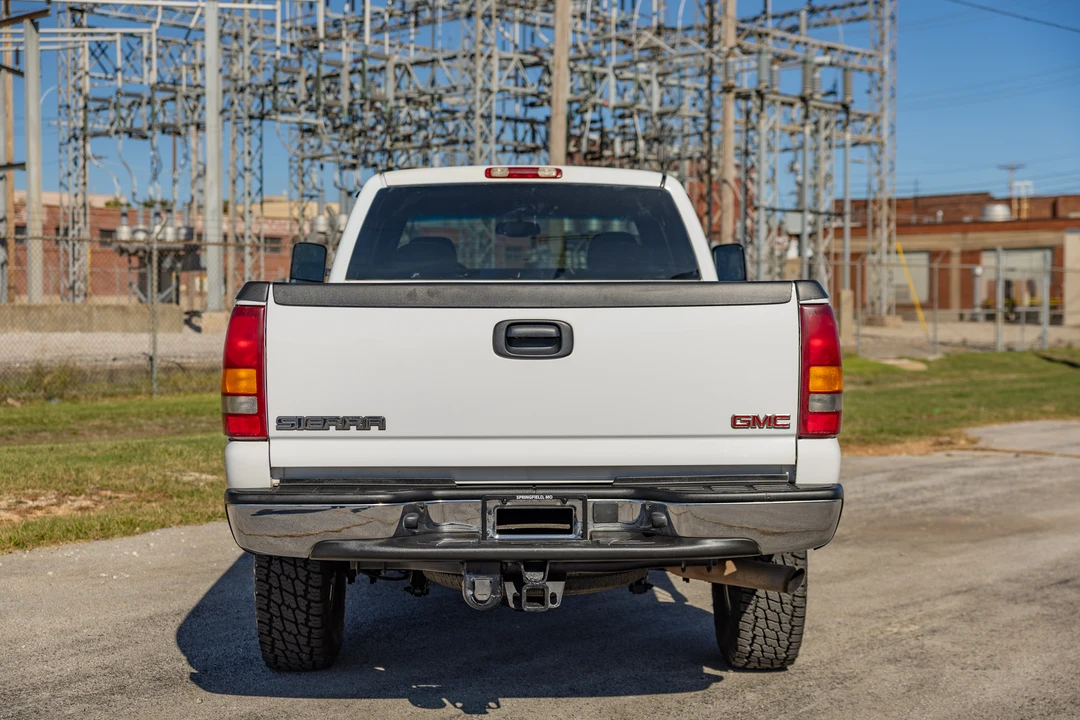 2003 GMC Sierra Heavy Duty 2nd Gen - Image 4 of 31