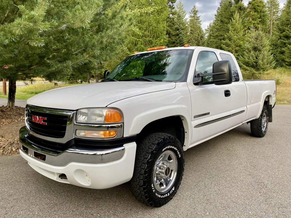 2003 GMC Sierra Heavy Duty 2nd Gen - Image 3 of 31