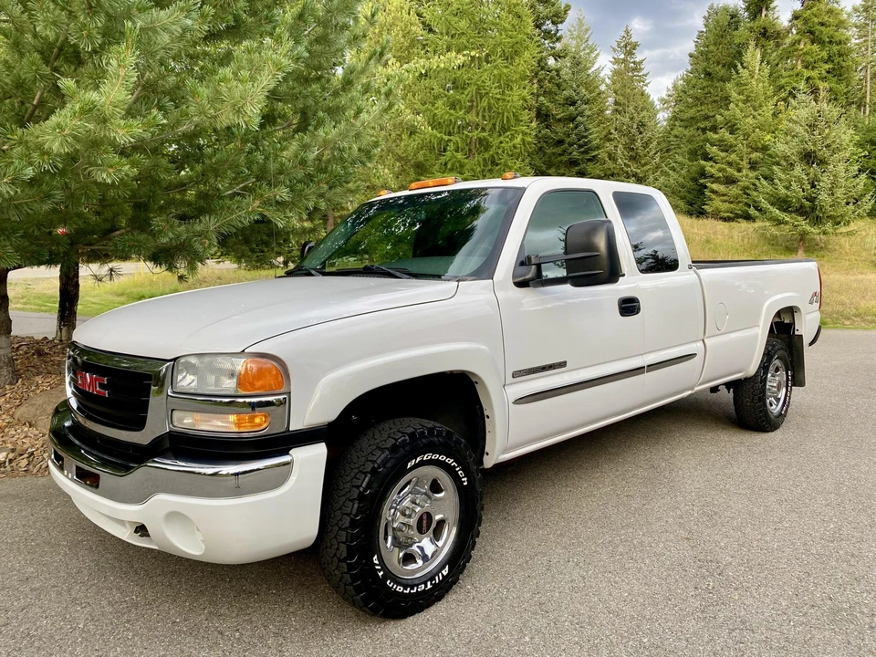 2003 GMC Sierra Heavy Duty 2nd Gen - Image 2 of 31