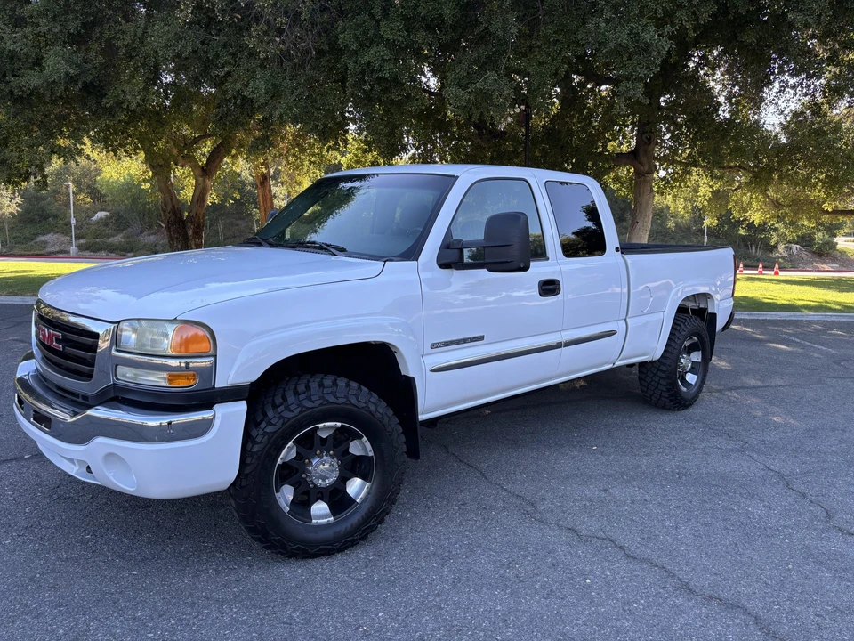 2003 GMC Sierra Heavy Duty 2nd Gen - Image 4 of 31