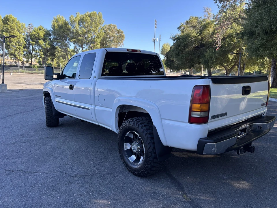 2003 GMC Sierra Heavy Duty 2nd Gen - Image 6 of 31
