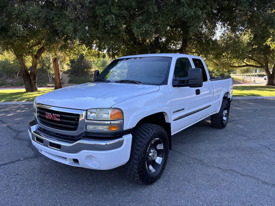 2003 GMC Sierra Heavy Duty 2nd Gen - Image 3 of 31