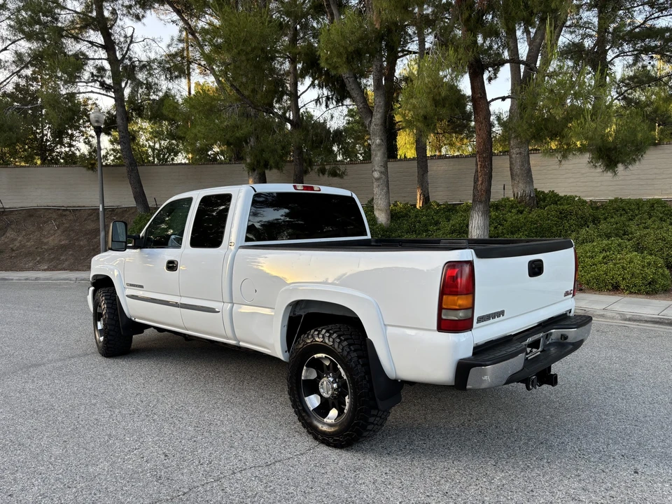 2003 GMC Sierra Heavy Duty 2nd Gen - Image 14 of 31