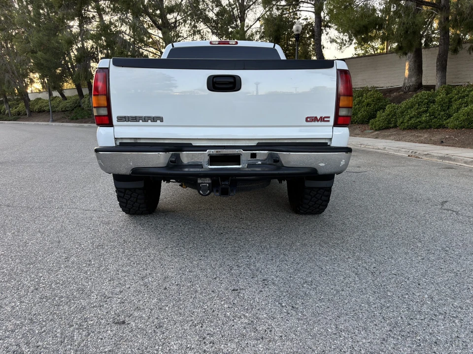 2003 GMC Sierra Heavy Duty 2nd Gen - Image 15 of 31