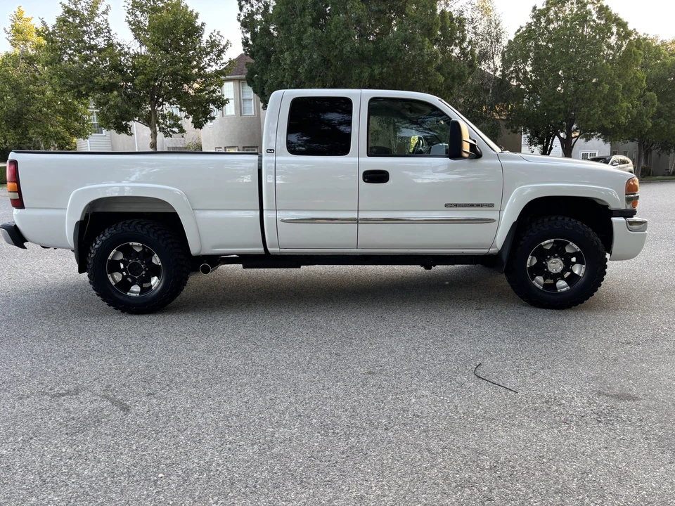 2003 GMC Sierra Heavy Duty 2nd Gen - Image 17 of 31
