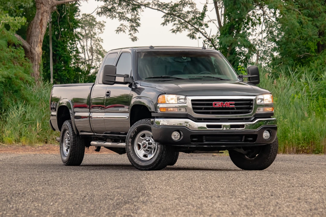 2003 GMC Sierra Heavy Duty 2nd Gen - Image 2 of 31
