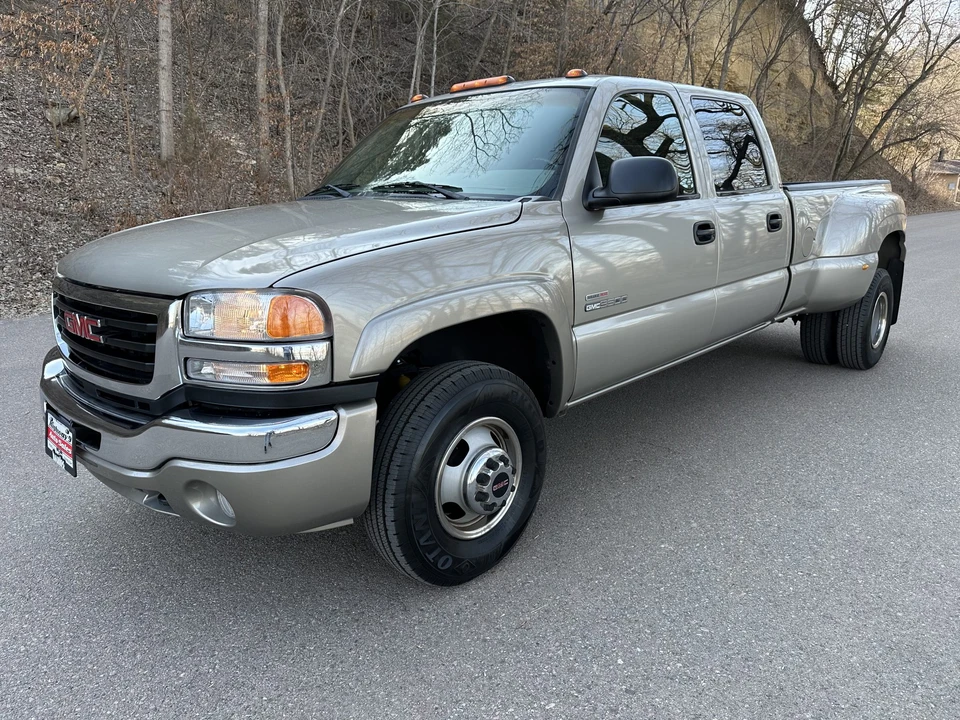 2003 GMC Sierra Heavy Duty 2nd Gen - Image 2 of 31