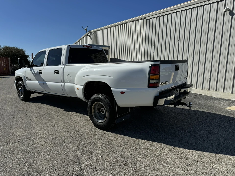 2003 GMC Sierra Heavy Duty 2nd Gen - Image 5 of 31
