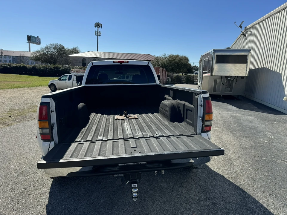 2003 GMC Sierra Heavy Duty 2nd Gen - Image 10 of 31