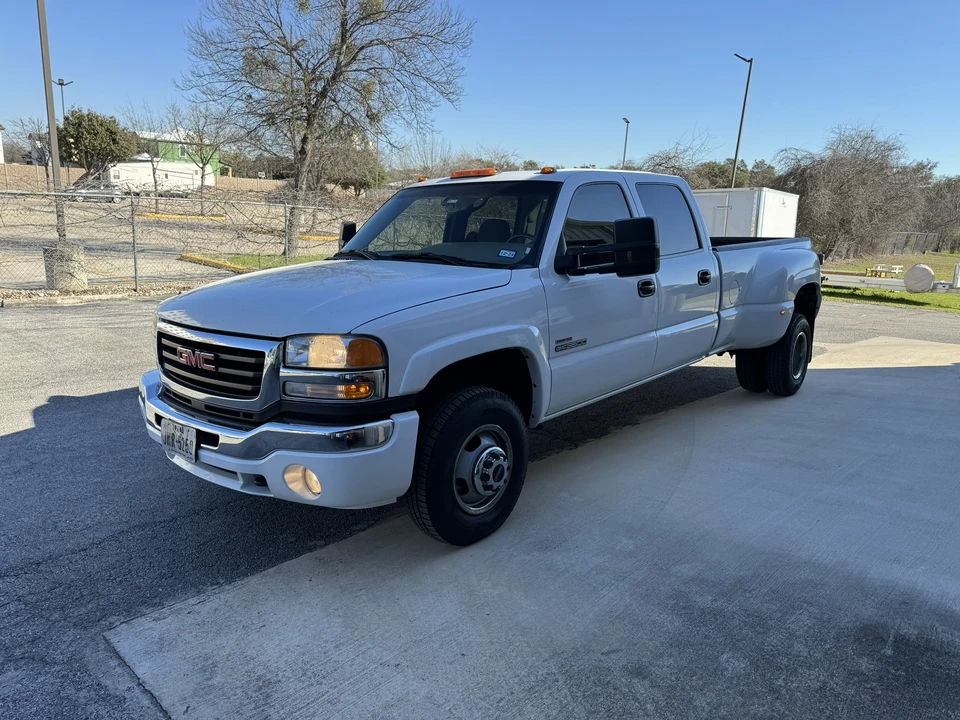 2003 GMC Sierra Heavy Duty 2nd Gen - Image 3 of 31