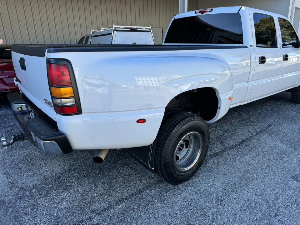 2003 GMC Sierra Heavy Duty 2nd Gen - Image 18 of 31