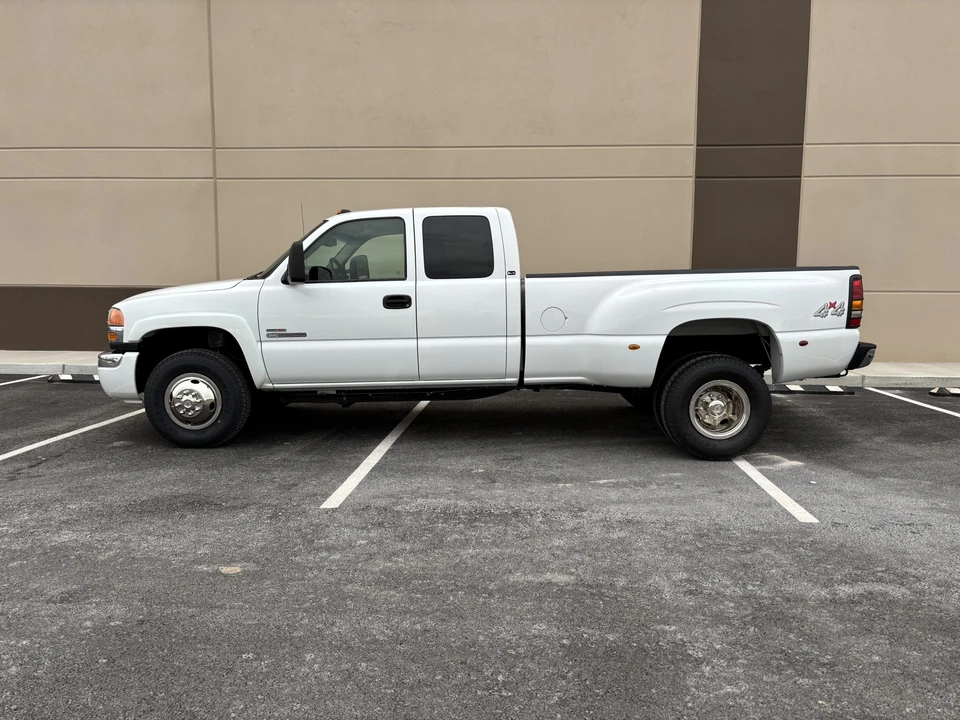 2003 GMC Sierra Heavy Duty 2nd Gen - Image 4 of 31