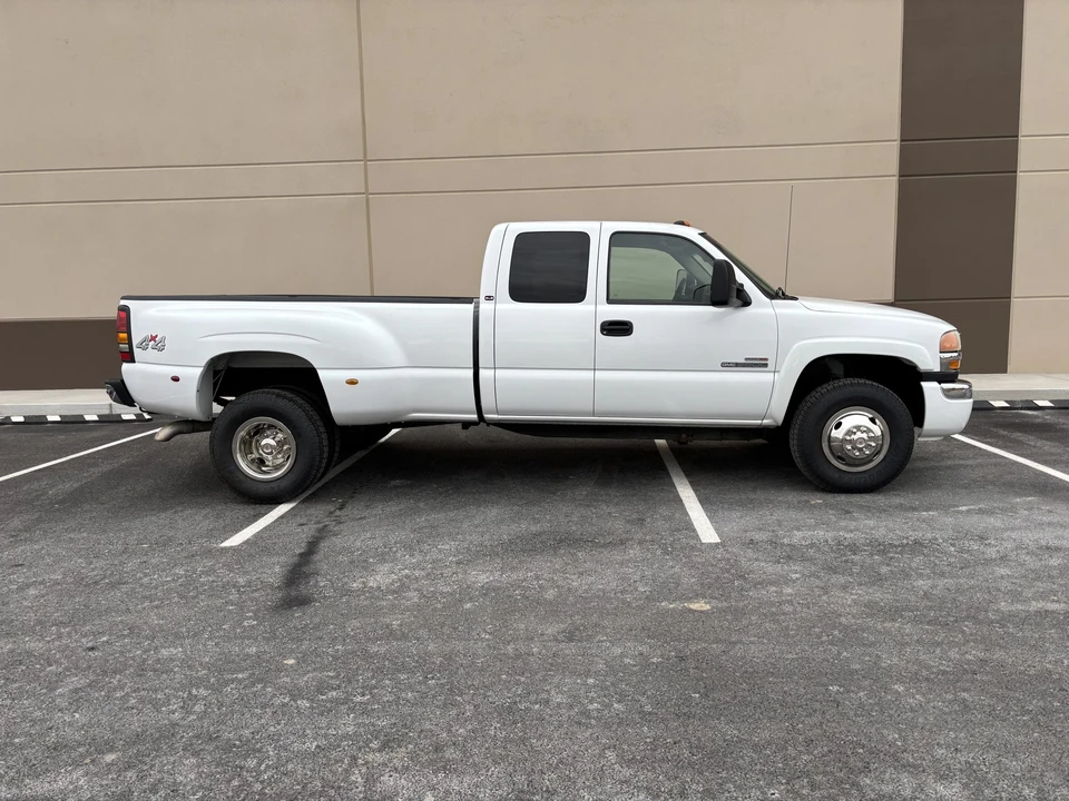 2003 GMC Sierra Heavy Duty 2nd Gen - Image 12 of 31
