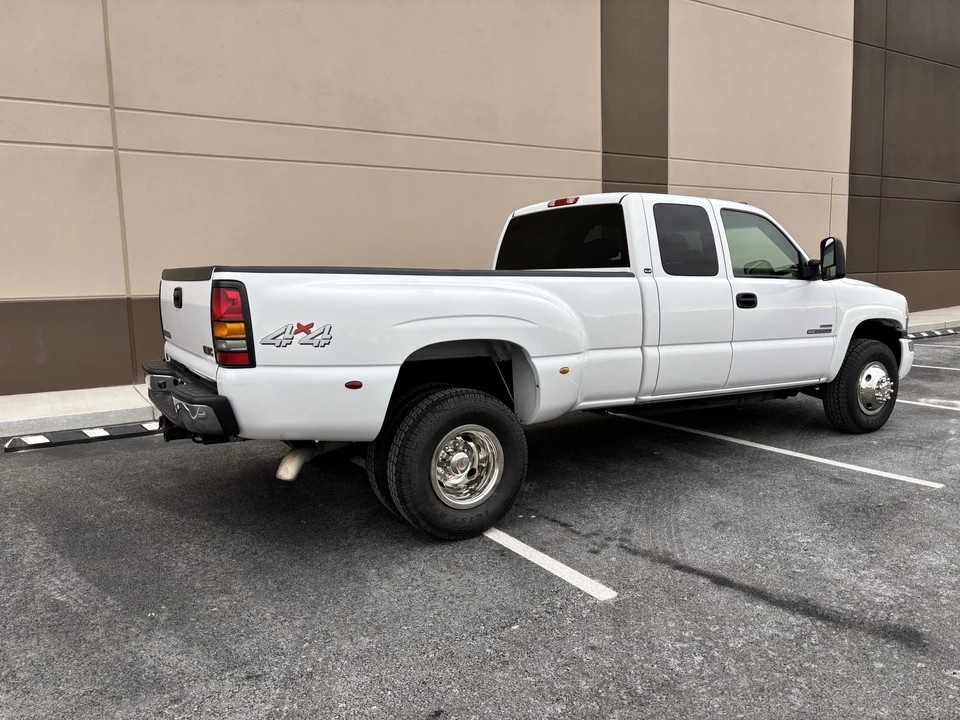 2003 GMC Sierra Heavy Duty 2nd Gen - Image 11 of 31