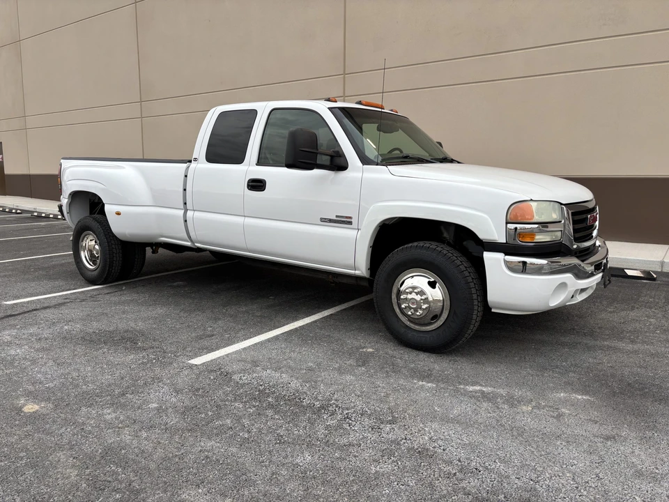 2003 GMC Sierra Heavy Duty 2nd Gen - Image 13 of 31