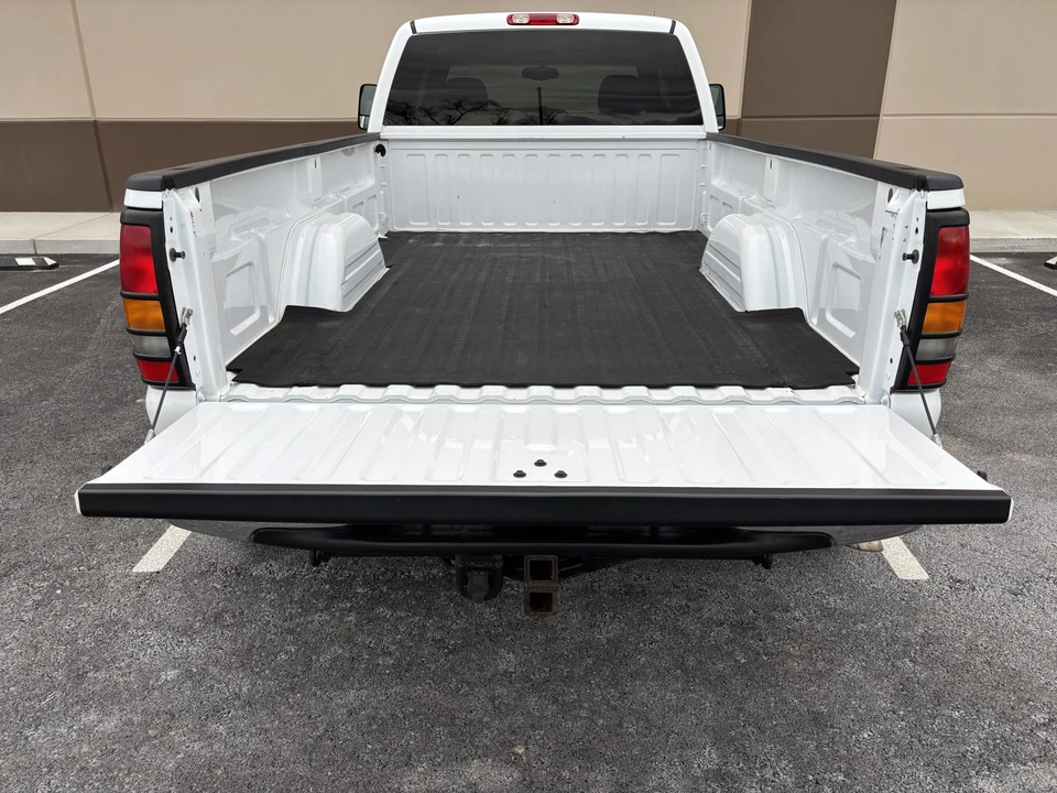 2003 GMC Sierra Heavy Duty 2nd Gen - Image 8 of 31