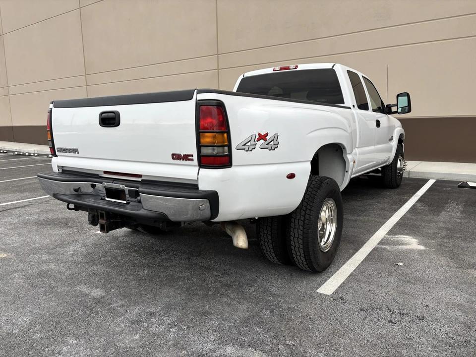 2003 GMC Sierra Heavy Duty 2nd Gen - Image 10 of 31