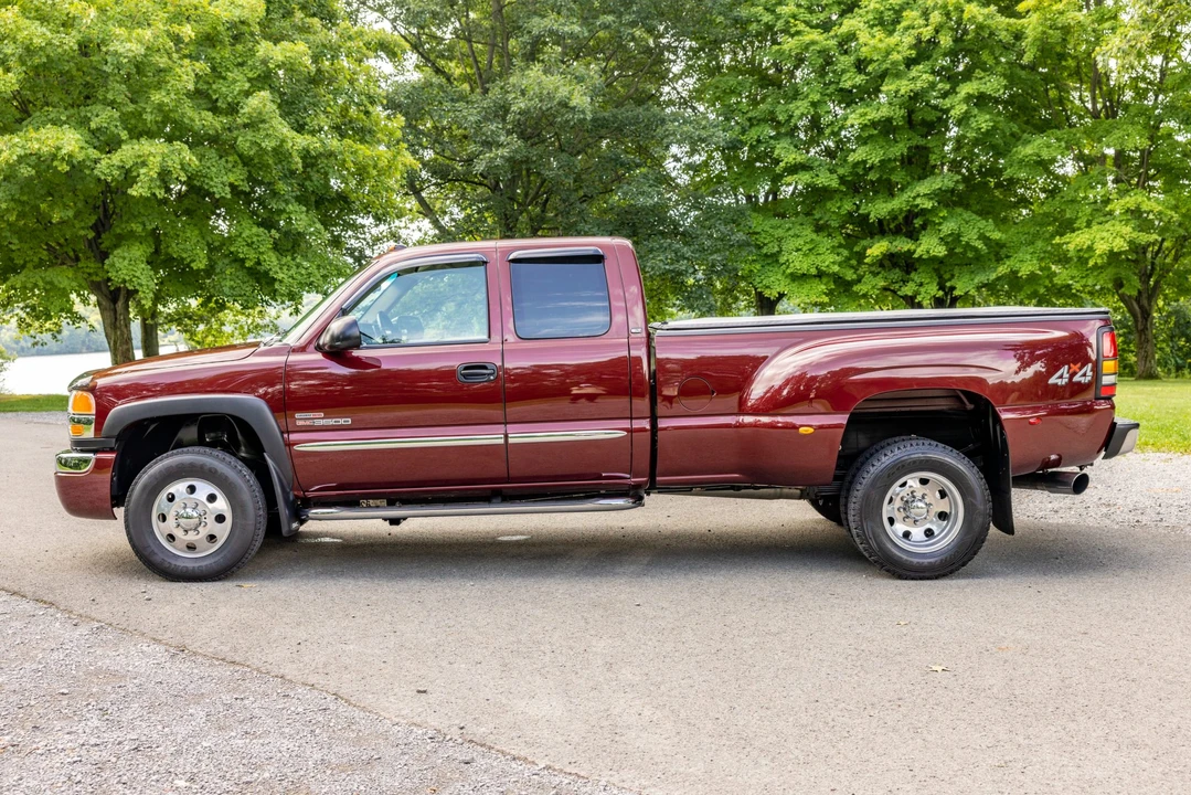 2003 GMC Sierra Heavy Duty 2nd Gen - Image 3 of 31
