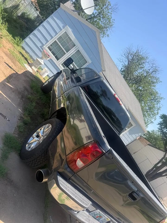 2003 GMC Sierra 2nd Gen - Image 3 of 8