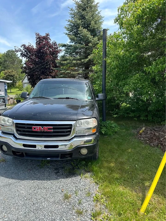 2003 GMC Sierra 2nd Gen - Image 2 of 16