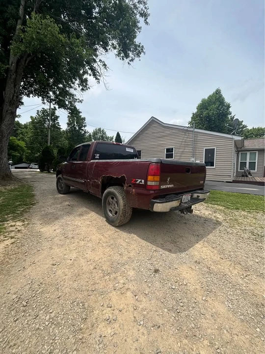 2003 GMC Sierra 2nd Gen - Image 3 of 11