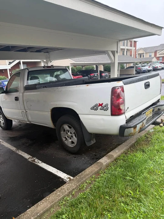 2003 GMC Sierra 2nd Gen - Image 2 of 6