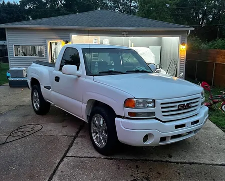 2003 GMC Sierra (Classic) 1500 Regular Cab SLE Pickup 2D 6 1/2 ft
