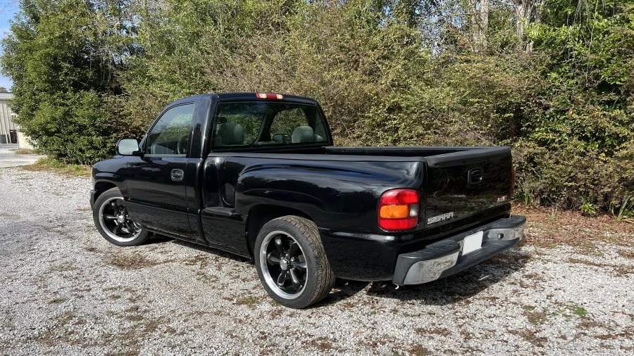 2003 GMC Sierra 2nd Gen - Image 4 of 11