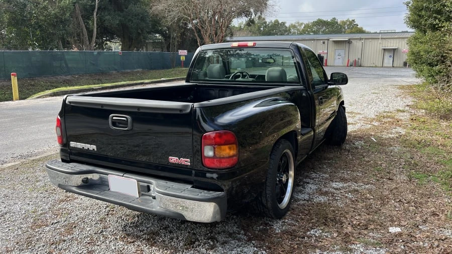 2003 GMC Sierra 2nd Gen - Image 3 of 11