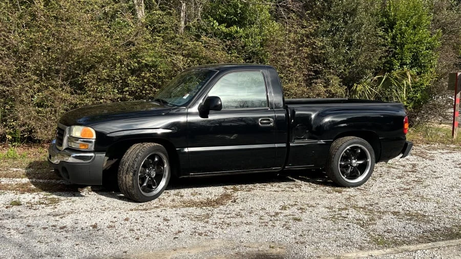 2003 GMC Sierra 2nd Gen - Image 2 of 11