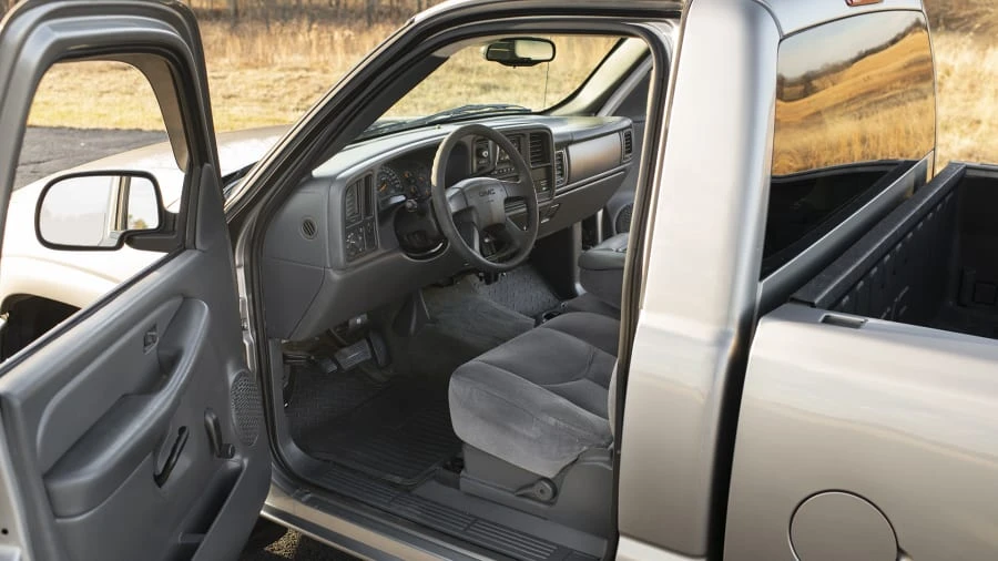 2003 GMC Sierra 2nd Gen - Image 4 of 12