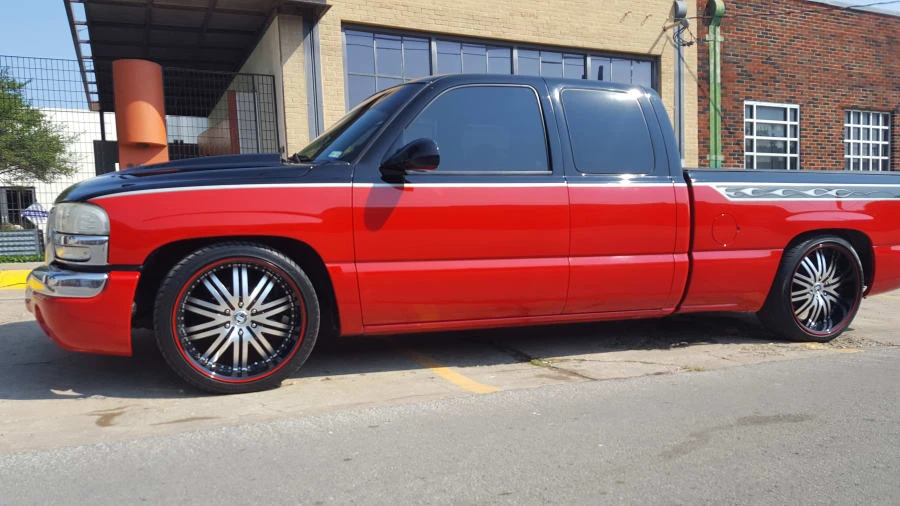 2003 GMC Sierra 2nd Gen - Image 2 of 4