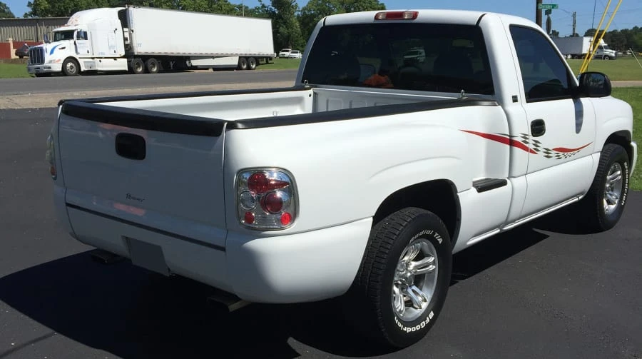 2003 GMC Sierra 2nd Gen - Image 2 of 2