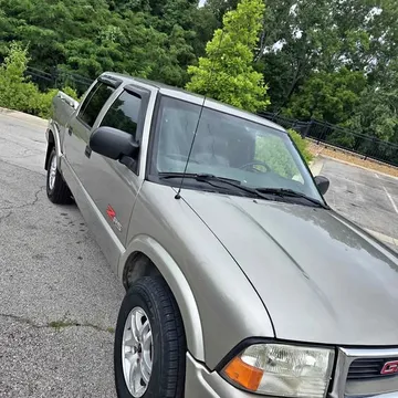 2003 GMC Sonoma Crew Cab SLS Pickup 4D 4 1/2 ft