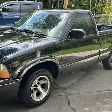 2003 GMC Sonoma Regular Cab SL Pickup 2D 6 ft