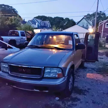2003 GMC Sonoma SL Regular Cab Pickup