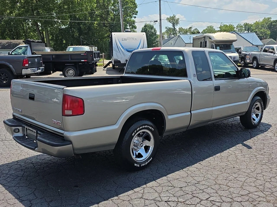 2003 GMC S-15/Sonoma - Image 2 of 31