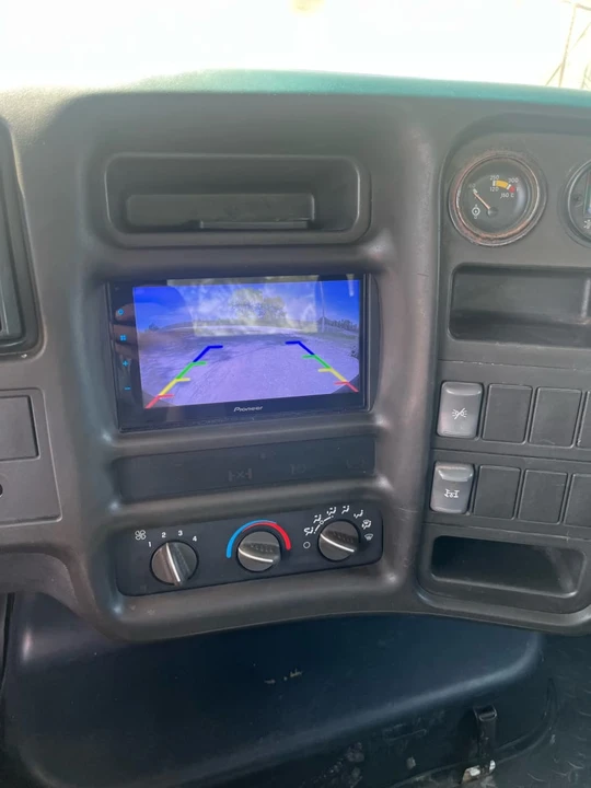 2003 GMC TopKick - Image 24 of 28