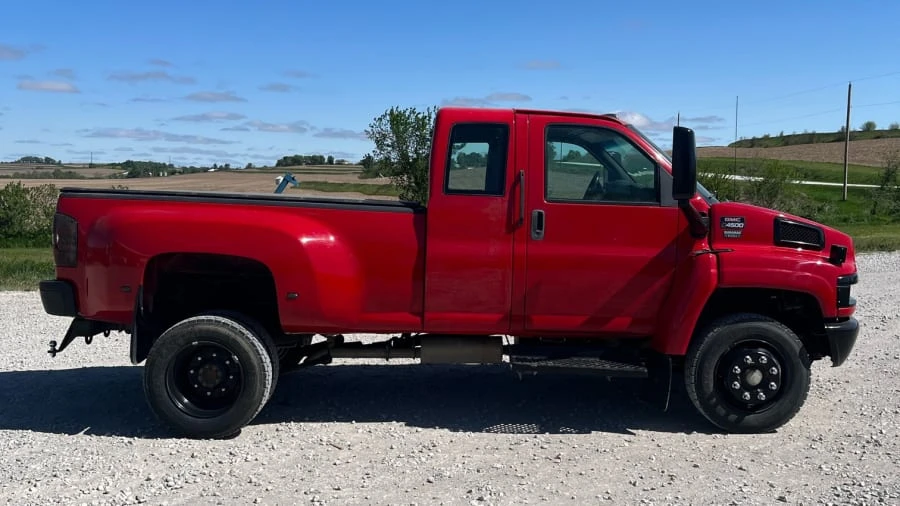 2003 GMC TopKick - Image 2 of 28