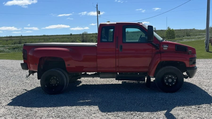 2003 GMC TopKick - Image 7 of 28