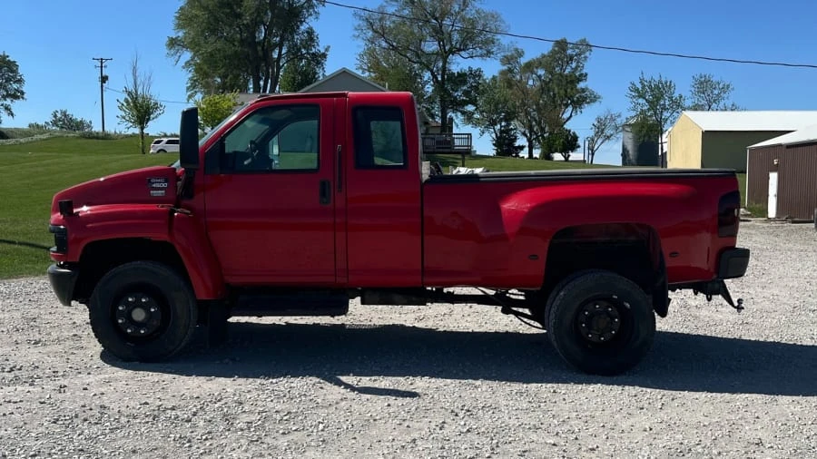 2003 GMC TopKick - Image 10 of 28