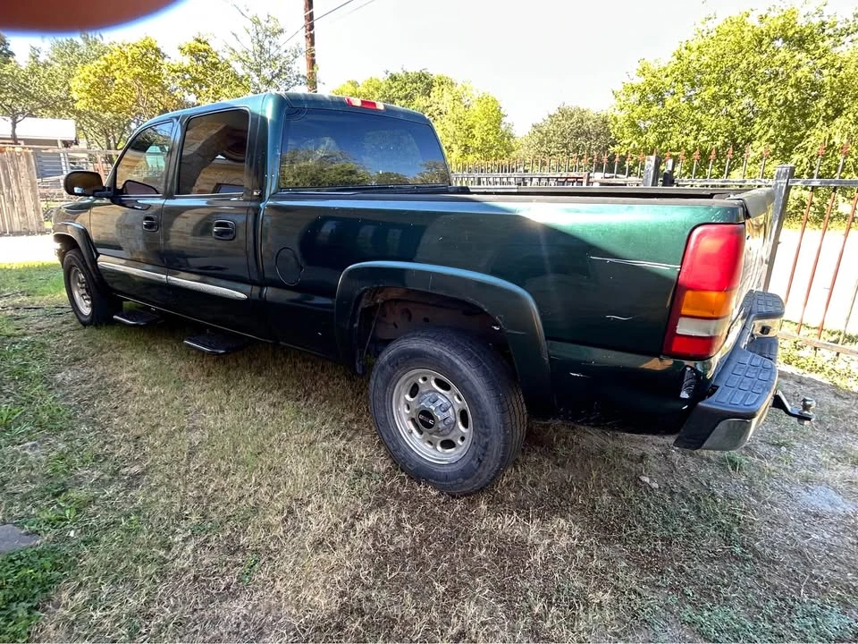 2003 GMC Sierra Heavy Duty 2nd Gen - Image 3 of 10