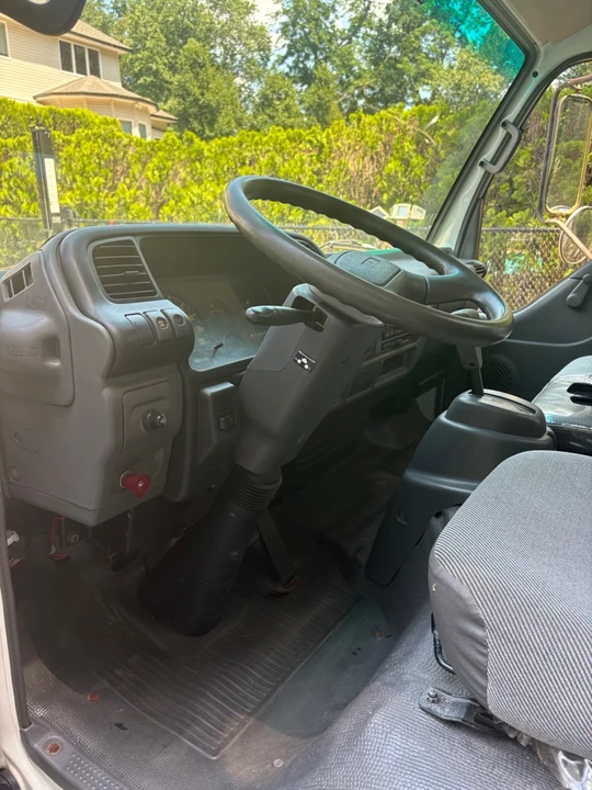 2003 GMC TopKick - Image 8 of 8